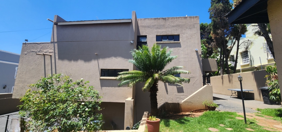 5 Bedroom Property for Sale in Claudius Gauteng