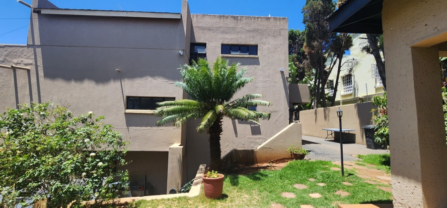 5 Bedroom Property for Sale in Claudius Gauteng