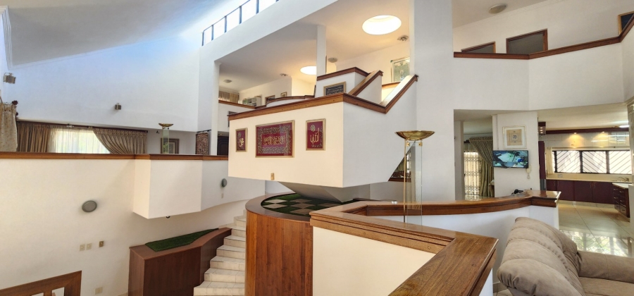5 Bedroom Property for Sale in Claudius Gauteng