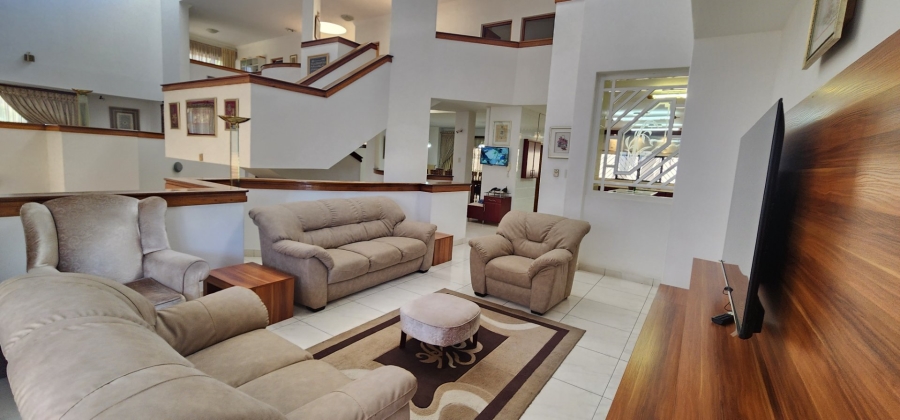 5 Bedroom Property for Sale in Claudius Gauteng