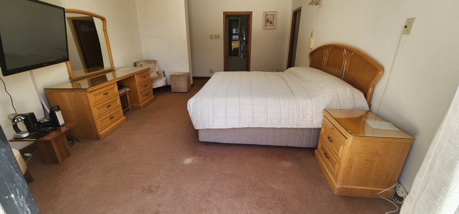 5 Bedroom Property for Sale in Claudius Gauteng