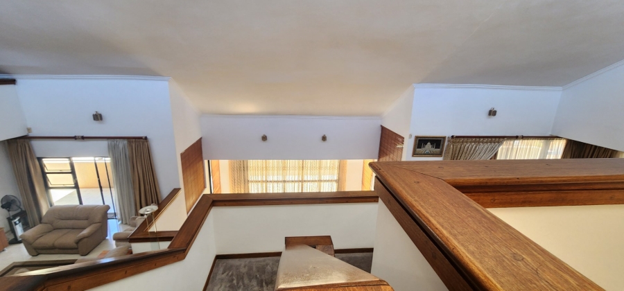 5 Bedroom Property for Sale in Claudius Gauteng