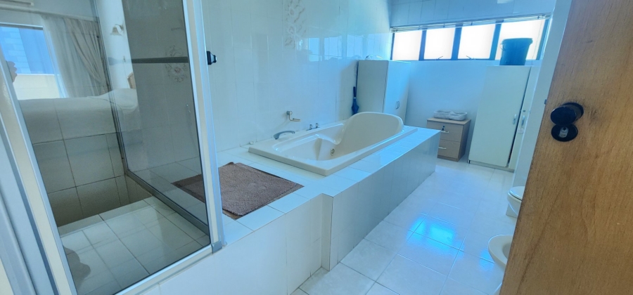 5 Bedroom Property for Sale in Claudius Gauteng
