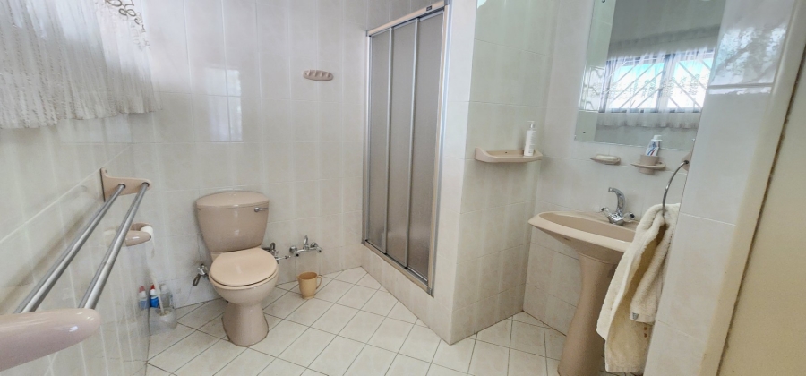 5 Bedroom Property for Sale in Claudius Gauteng