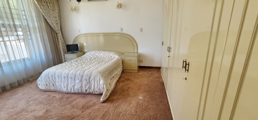 5 Bedroom Property for Sale in Claudius Gauteng