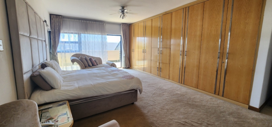 5 Bedroom Property for Sale in Claudius Gauteng