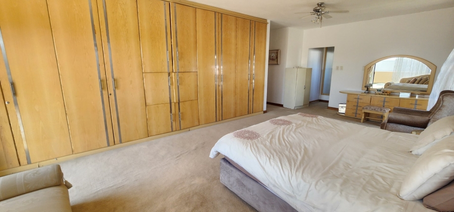 5 Bedroom Property for Sale in Claudius Gauteng