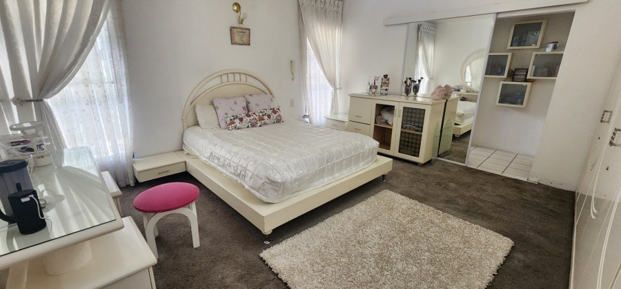 5 Bedroom Property for Sale in Claudius Gauteng