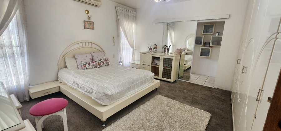 5 Bedroom Property for Sale in Claudius Gauteng