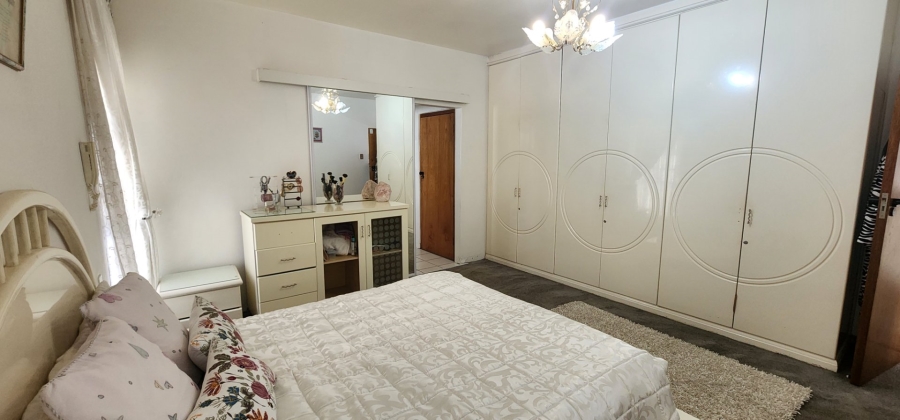 5 Bedroom Property for Sale in Claudius Gauteng
