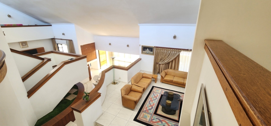 5 Bedroom Property for Sale in Claudius Gauteng