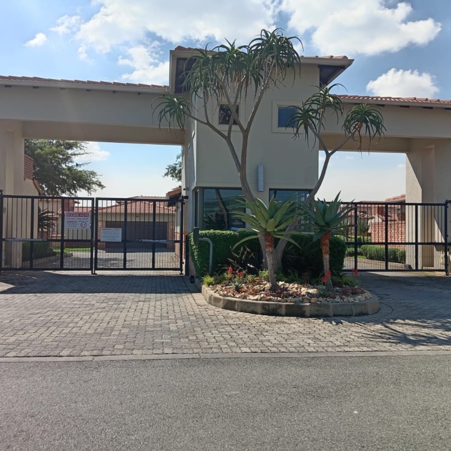 4 Bedroom Property for Sale in Noordwyk Gauteng