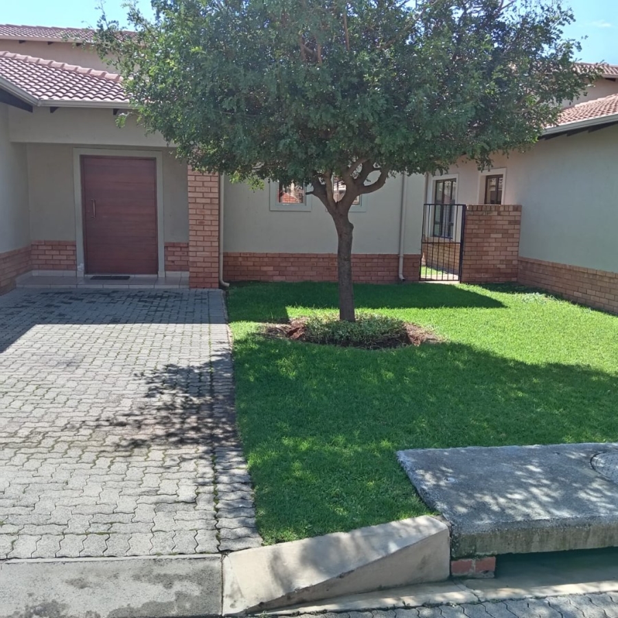 4 Bedroom Property for Sale in Noordwyk Gauteng