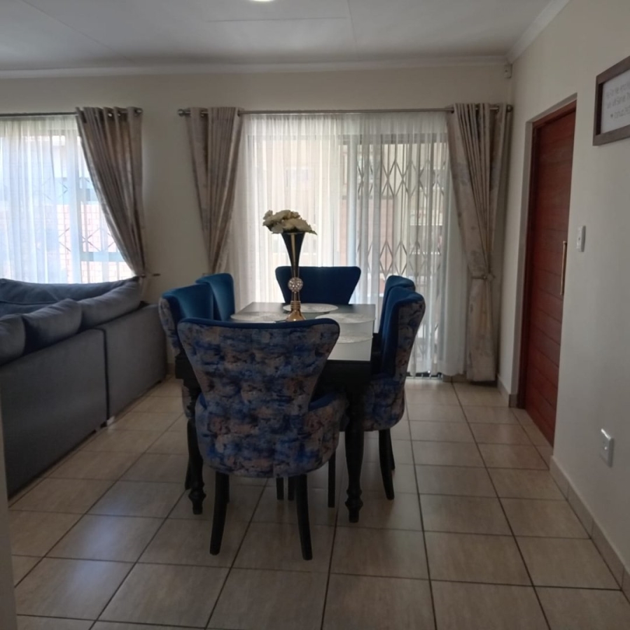 4 Bedroom Property for Sale in Noordwyk Gauteng