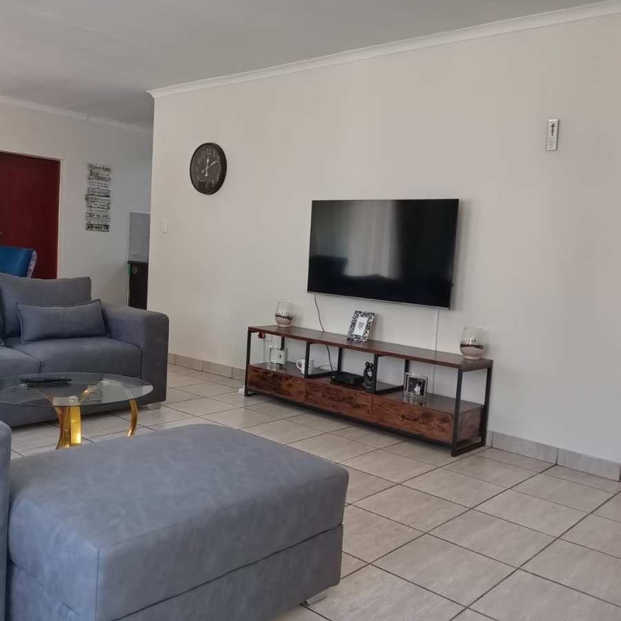 4 Bedroom Property for Sale in Noordwyk Gauteng