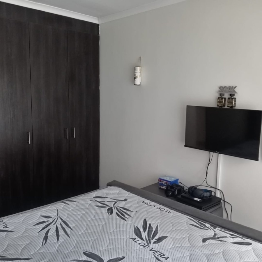 4 Bedroom Property for Sale in Noordwyk Gauteng