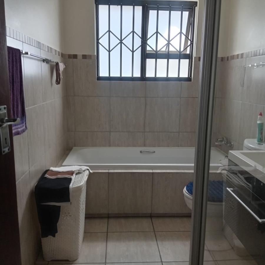 4 Bedroom Property for Sale in Noordwyk Gauteng