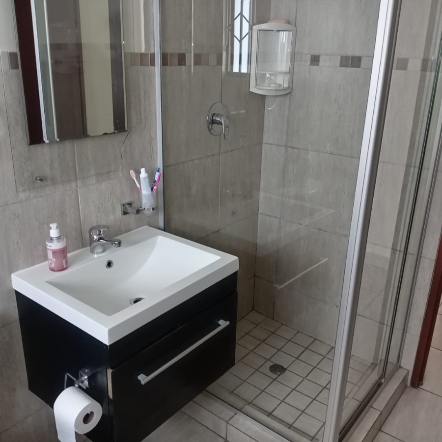4 Bedroom Property for Sale in Noordwyk Gauteng