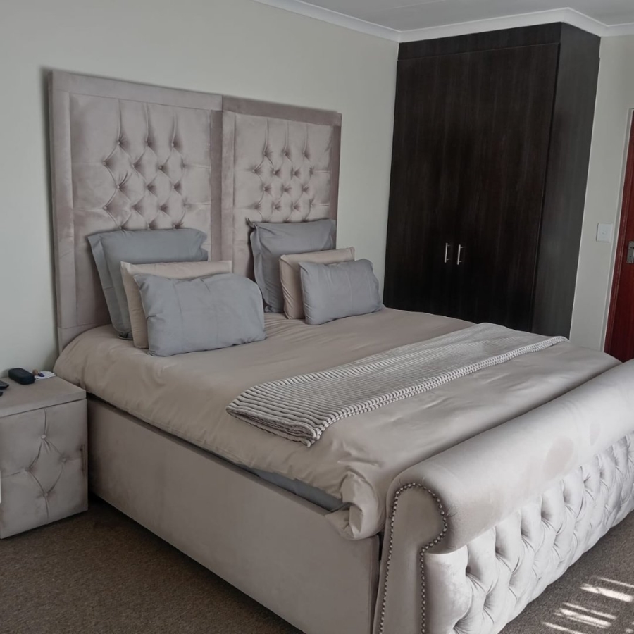 4 Bedroom Property for Sale in Noordwyk Gauteng