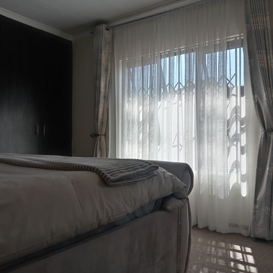 4 Bedroom Property for Sale in Noordwyk Gauteng