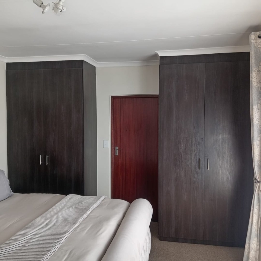 4 Bedroom Property for Sale in Noordwyk Gauteng