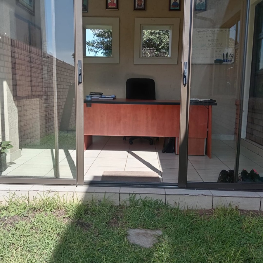 4 Bedroom Property for Sale in Noordwyk Gauteng