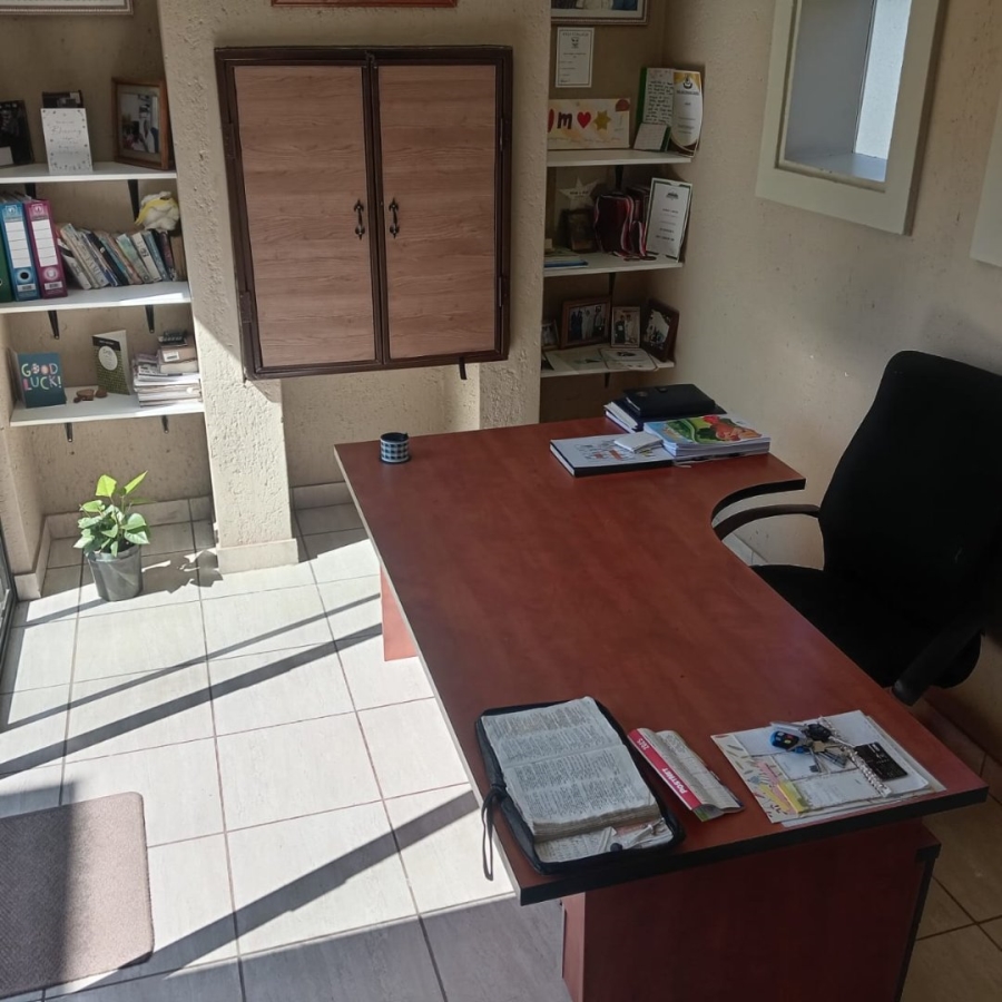 4 Bedroom Property for Sale in Noordwyk Gauteng