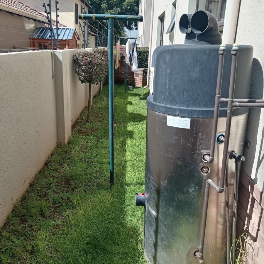4 Bedroom Property for Sale in Noordwyk Gauteng