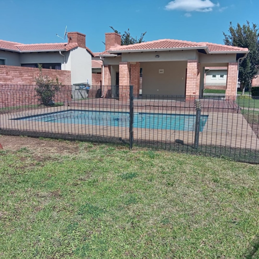 4 Bedroom Property for Sale in Noordwyk Gauteng