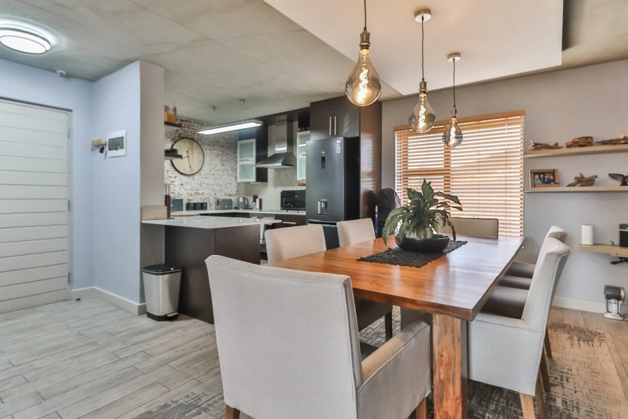 1 Bedroom Property for Sale in Bedfordview Gauteng