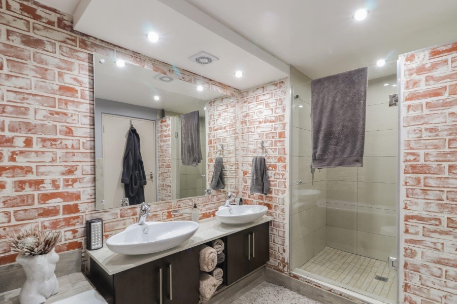 1 Bedroom Property for Sale in Bedfordview Gauteng