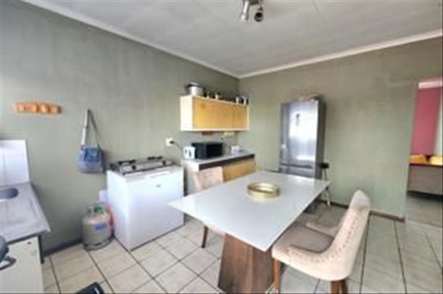 2 Bedroom Property for Sale in Cruywagenpark Gauteng