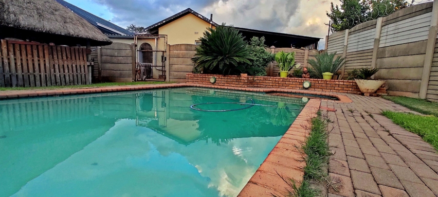 3 Bedroom Property for Sale in Vanderbijlpark SE 6 Gauteng