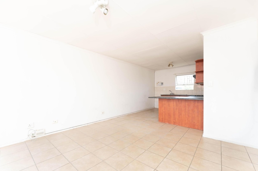 2 Bedroom Property for Sale in Vorna Valley Gauteng