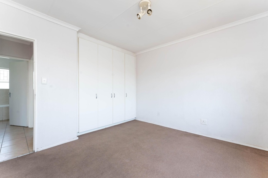 2 Bedroom Property for Sale in Vorna Valley Gauteng