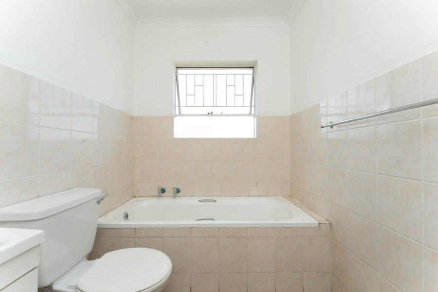 2 Bedroom Property for Sale in Vorna Valley Gauteng