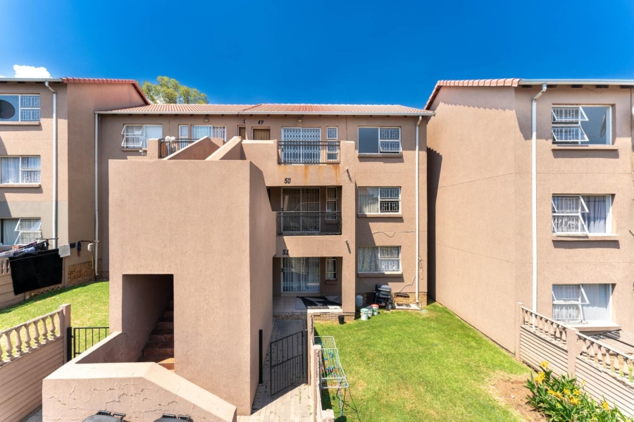 2 Bedroom Property for Sale in Vorna Valley Gauteng