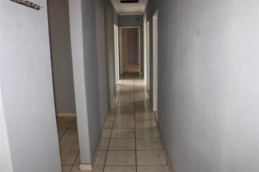 3 Bedroom Property for Sale in Freeway Park Gauteng