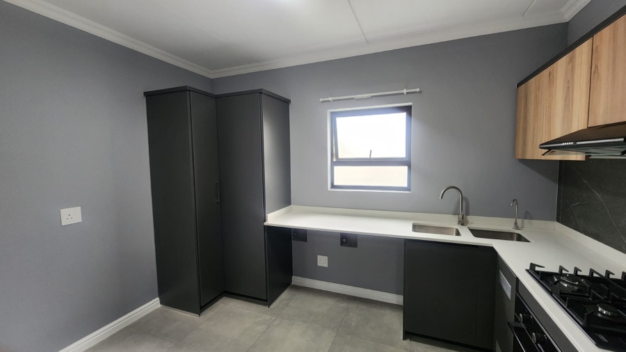 To Let 3 Bedroom Property for Rent in Glen Austin Gauteng