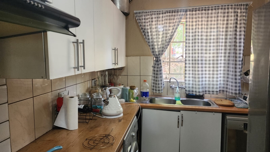 2 Bedroom Property for Sale in Noordwyk Gauteng