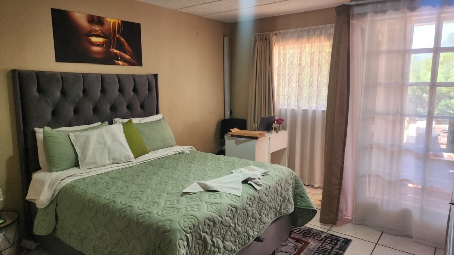 2 Bedroom Property for Sale in Noordwyk Gauteng