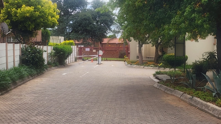 2 Bedroom Property for Sale in Noordwyk Gauteng