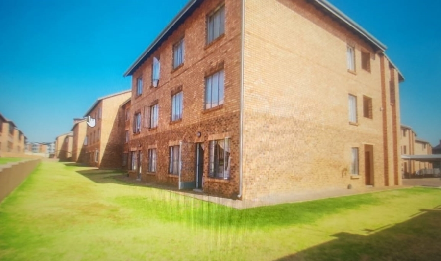 2 Bedroom Property for Sale in Grand Central Gauteng