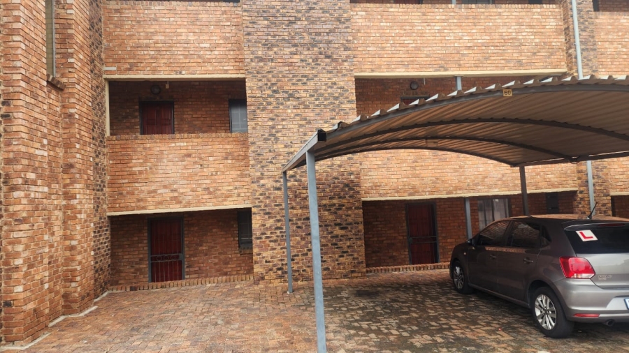 2 Bedroom Property for Sale in Grand Central Gauteng