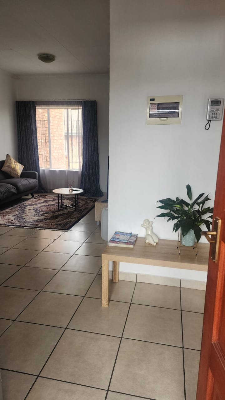 2 Bedroom Property for Sale in Grand Central Gauteng
