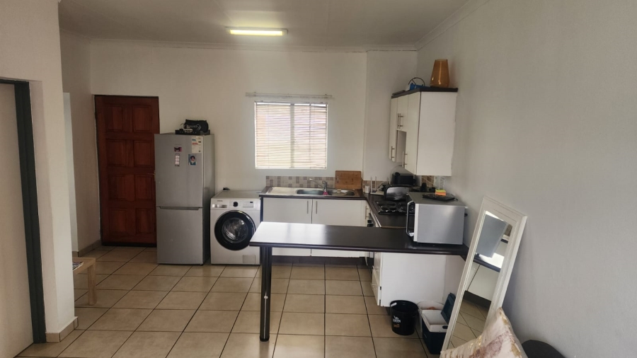 2 Bedroom Property for Sale in Grand Central Gauteng