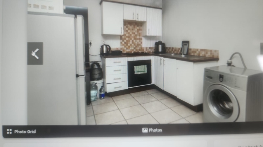 2 Bedroom Property for Sale in Grand Central Gauteng