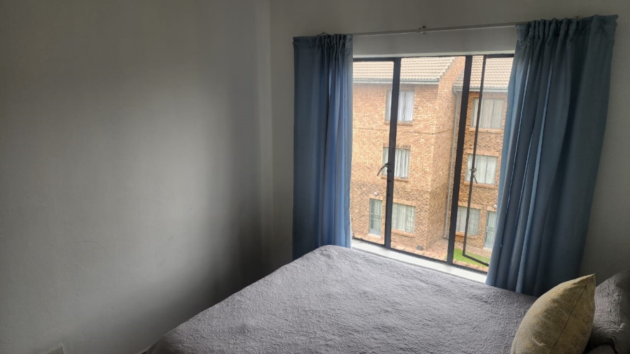 2 Bedroom Property for Sale in Grand Central Gauteng