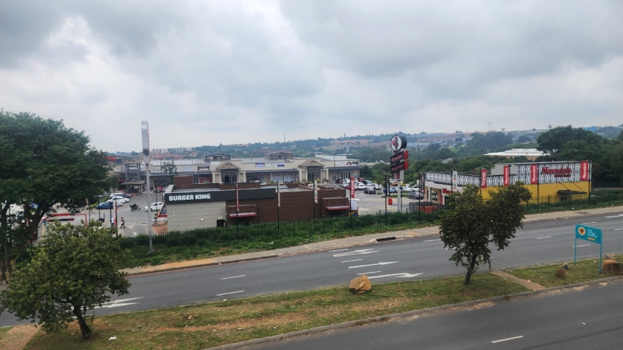 2 Bedroom Property for Sale in Grand Central Gauteng