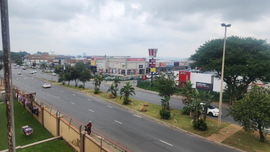 2 Bedroom Property for Sale in Grand Central Gauteng